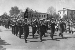 Першотравнева демонстрація. 1970-ті роки.